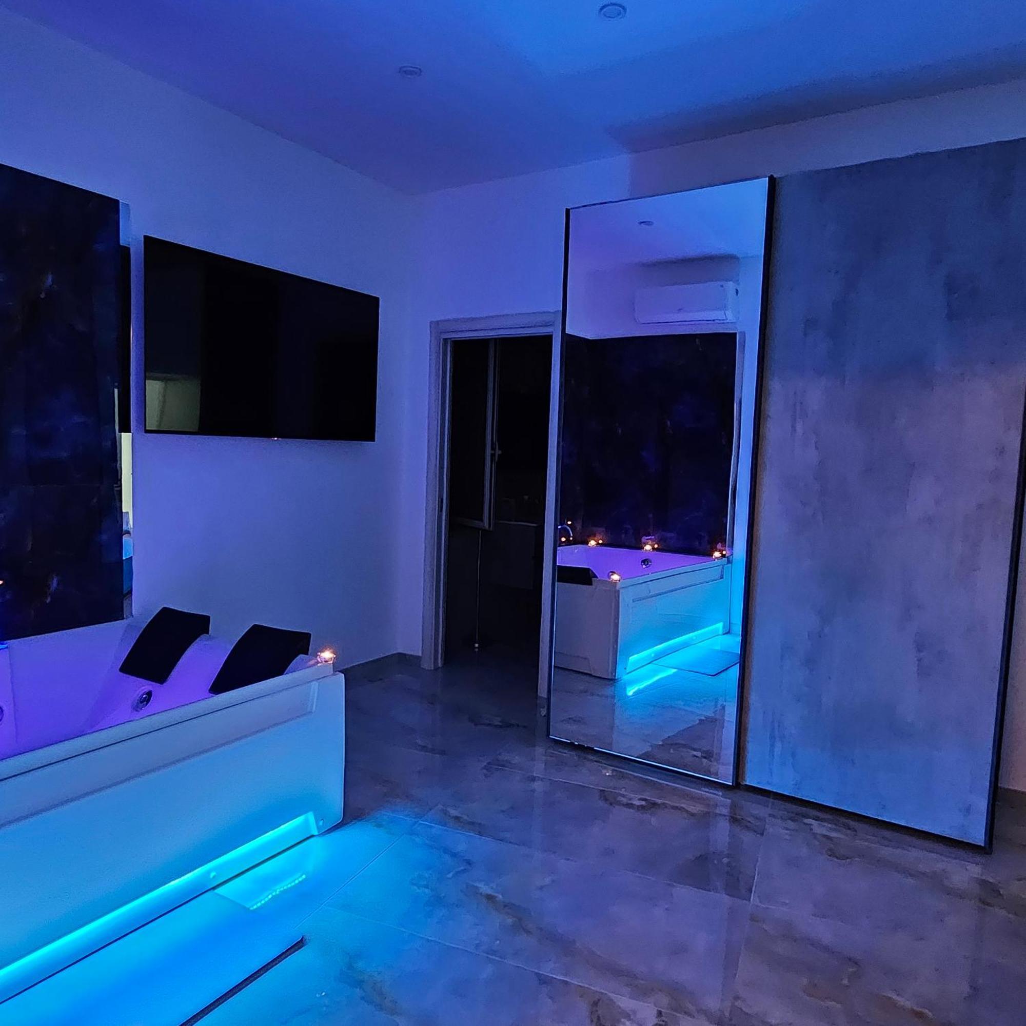 Da Tonino Luxury Apartments Napoli Dış mekan fotoğraf