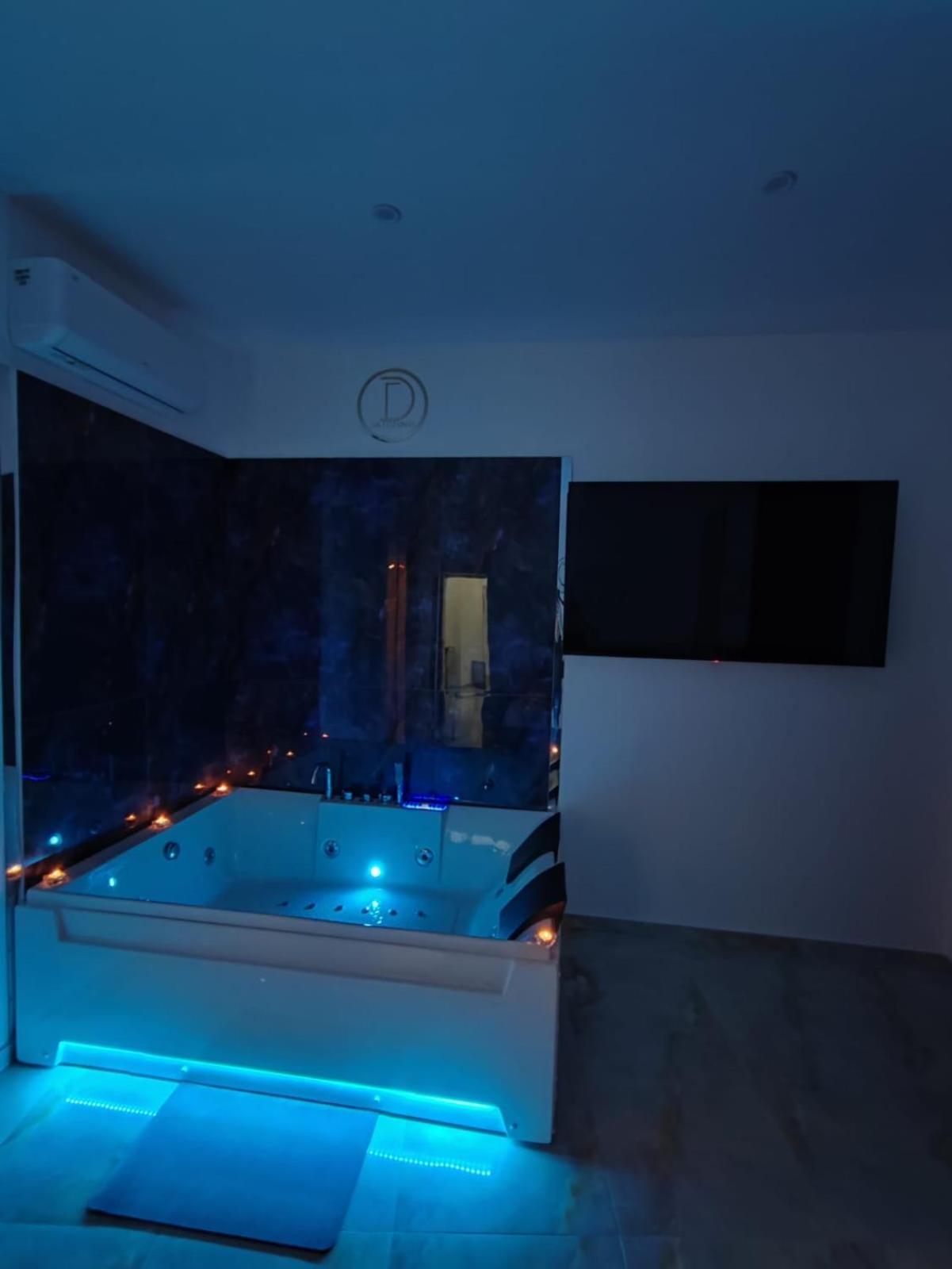 Da Tonino Luxury Apartments Napoli Dış mekan fotoğraf