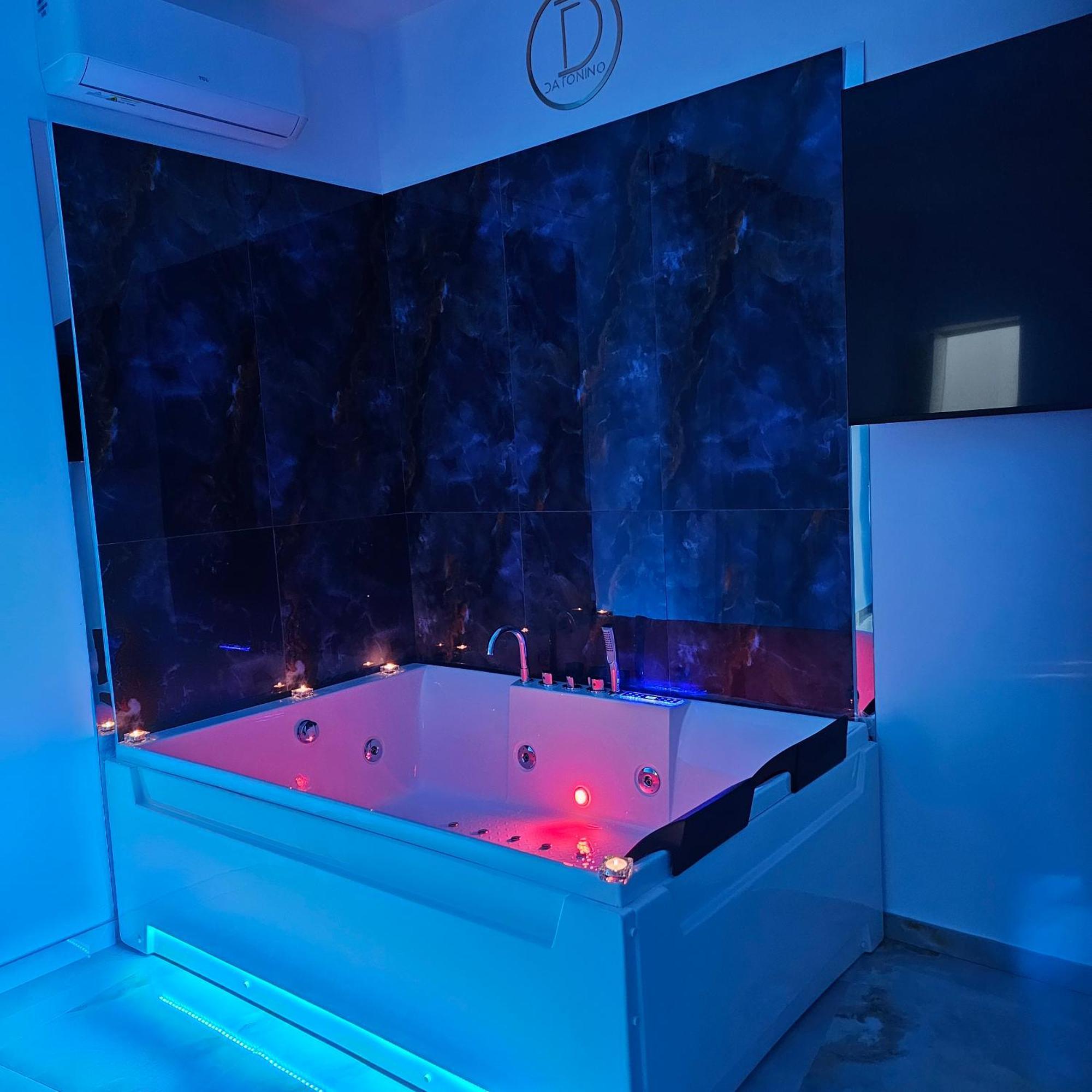 Da Tonino Luxury Apartments Napoli Dış mekan fotoğraf