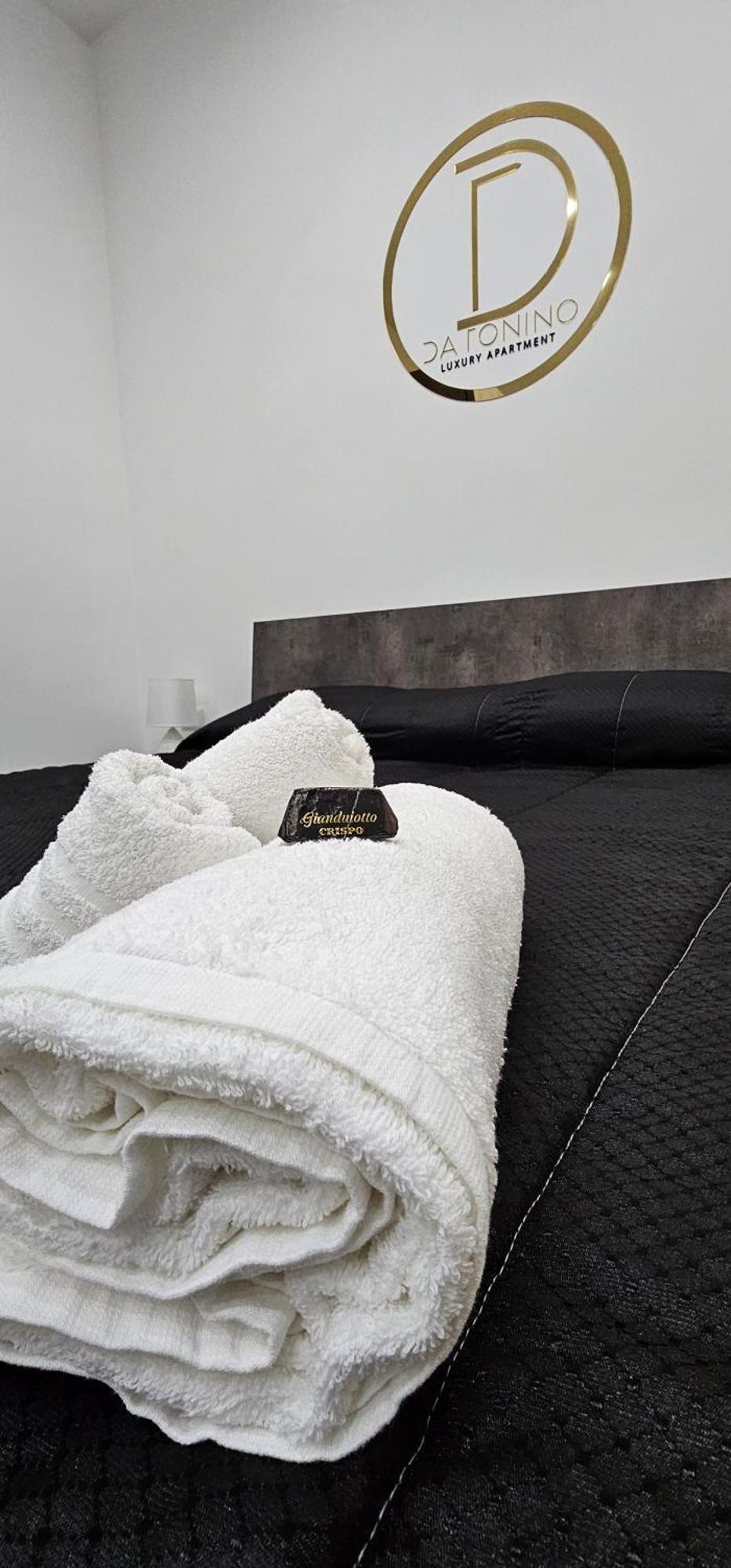Da Tonino Luxury Apartments Napoli Dış mekan fotoğraf