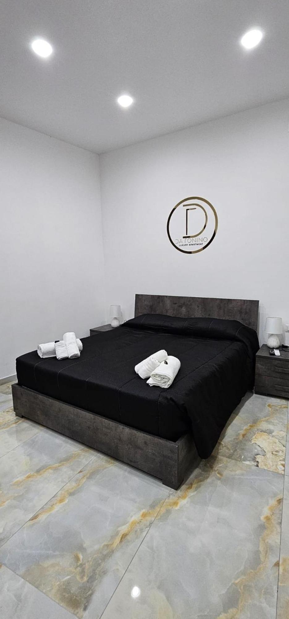 Da Tonino Luxury Apartments Napoli Dış mekan fotoğraf