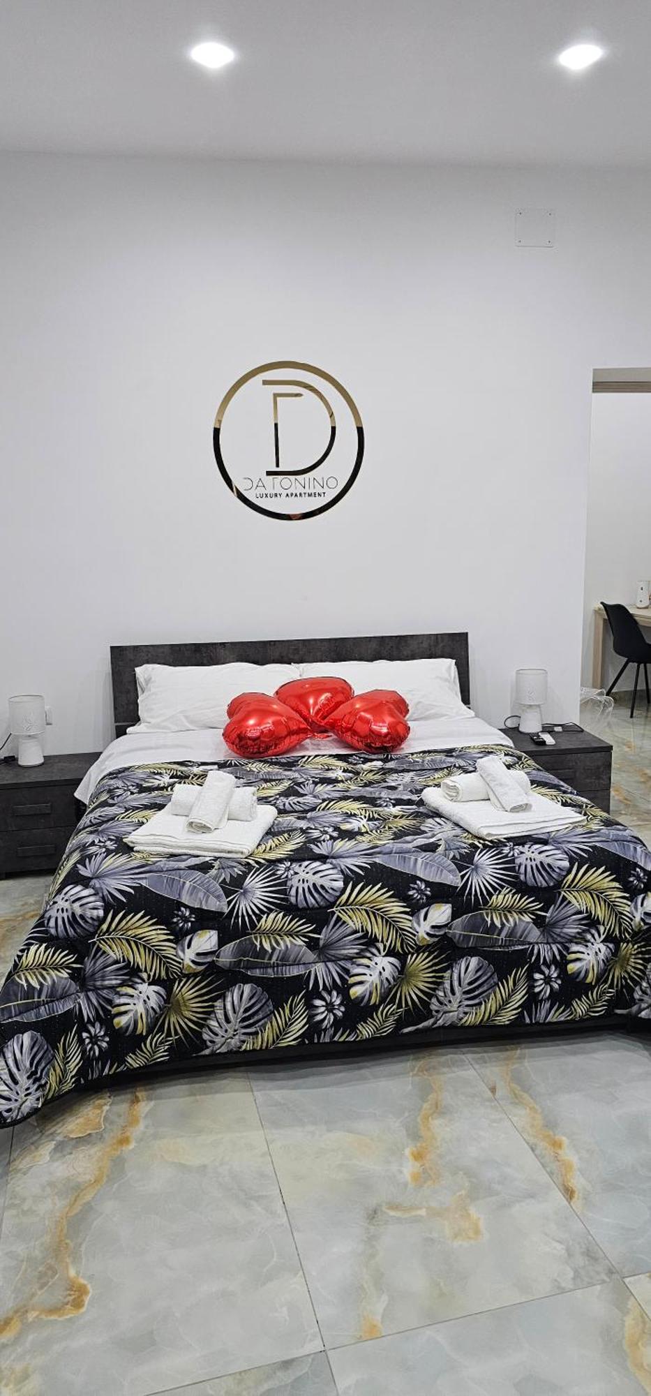 Da Tonino Luxury Apartments Napoli Dış mekan fotoğraf
