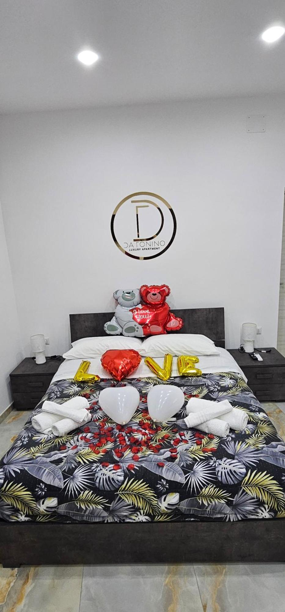 Da Tonino Luxury Apartments Napoli Dış mekan fotoğraf